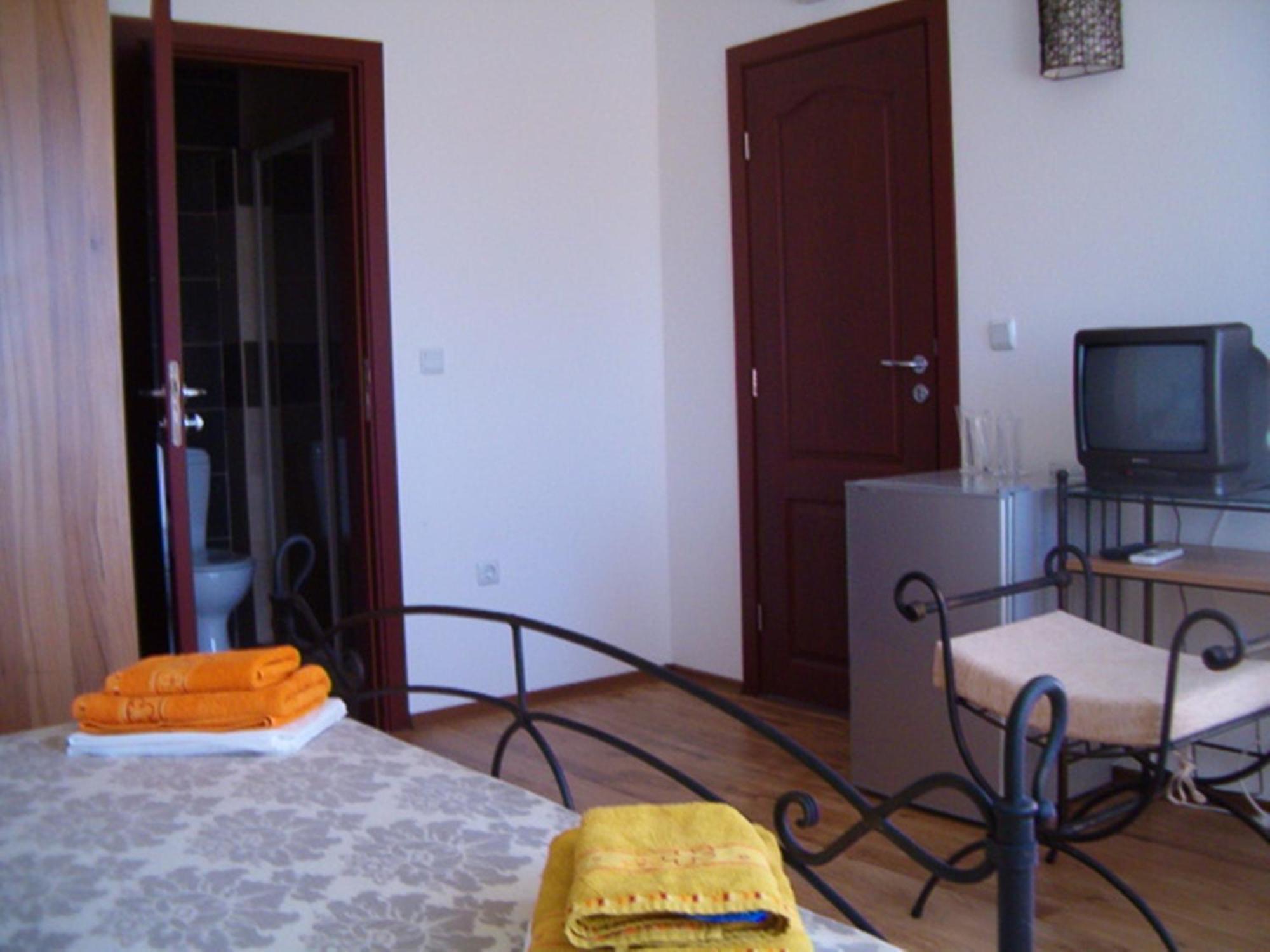 Family Hotel Bellehouse Chernomorets Kamer foto